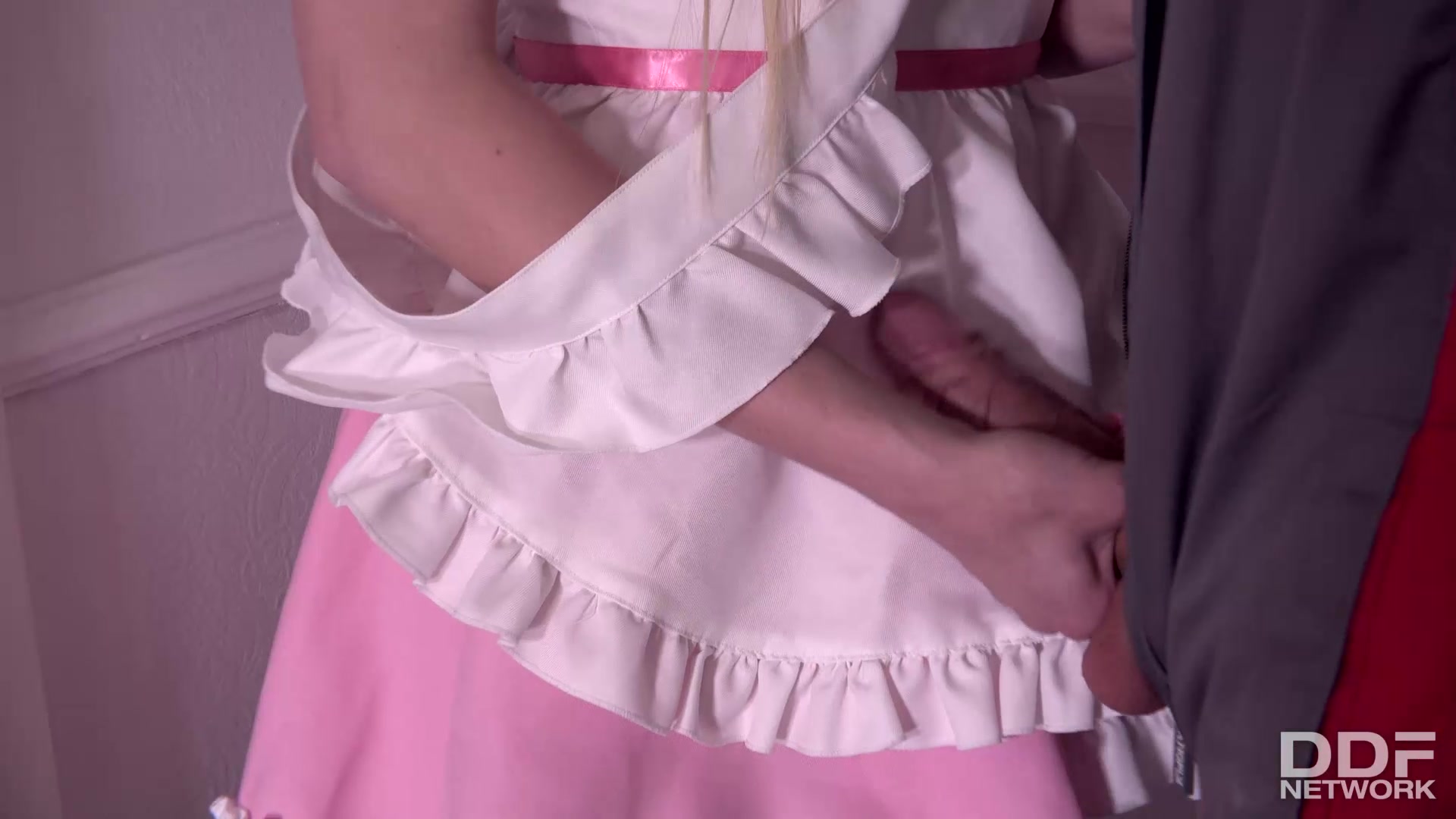 Infinite Horniness: Lecherous Maid Sucks Mechanic's Dick - PornWorld