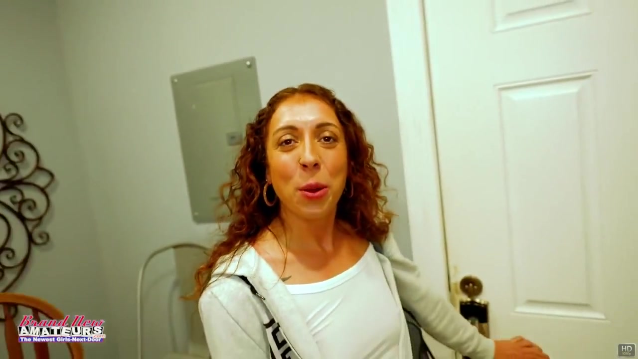 Big Butt Tattooed Skinny Cougar Mercedez Giving A Handjob & A Wet Blowjob!
