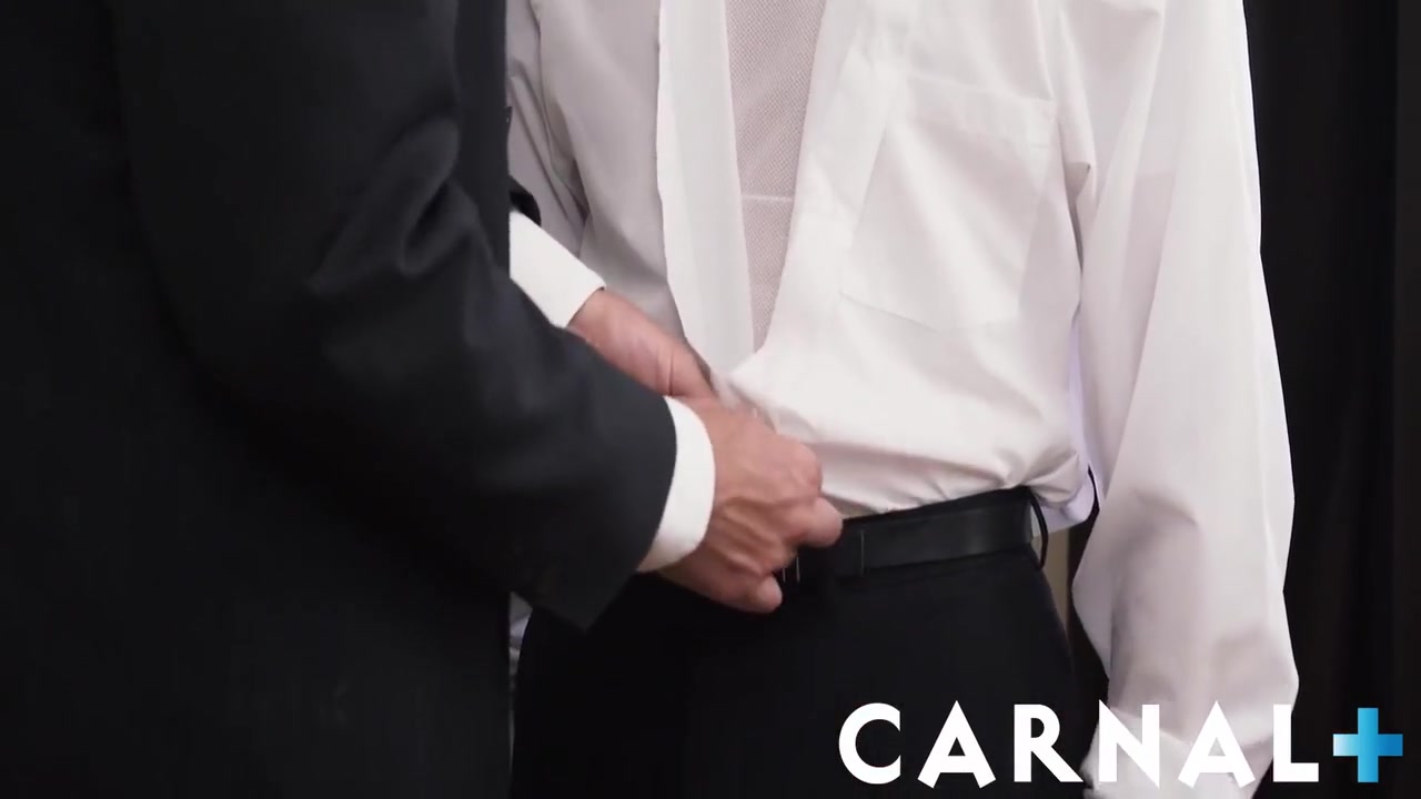Silver Fox Master Damien Oaks Barebacks Submissive Twink