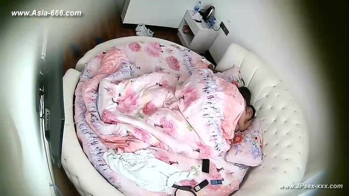 Hackers use the camera to remote monitoring of a lover's home life.275