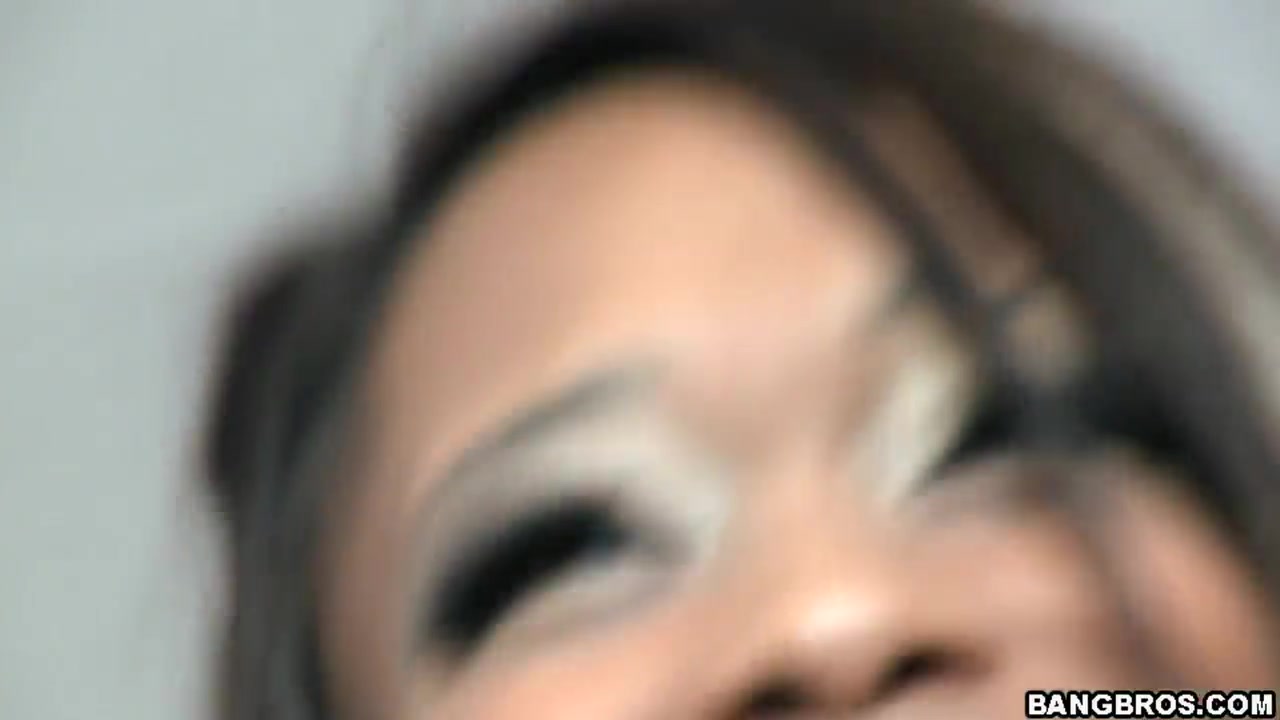 Scarlett Mei Dior does blowjob in pov