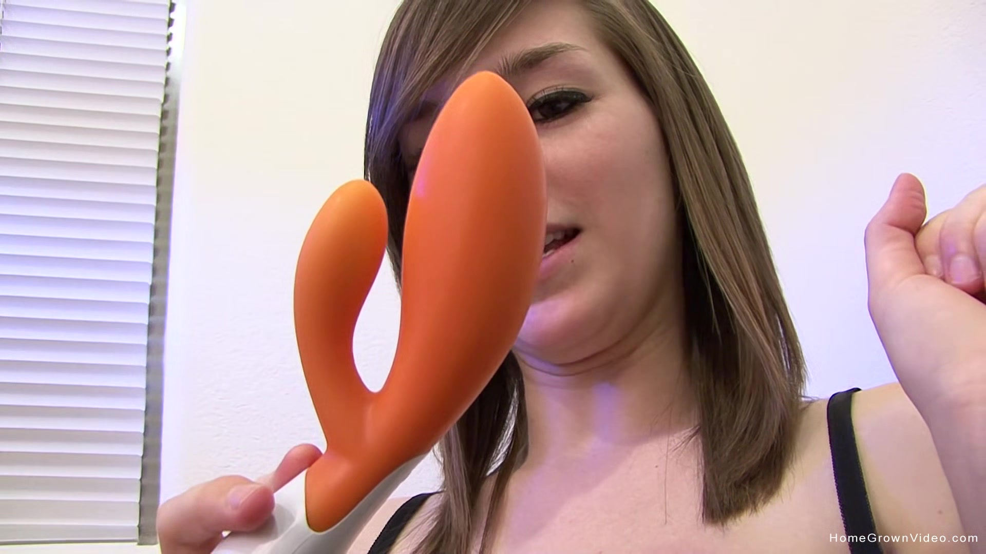 Sidra Likes Some Anal Play - Sidra Sins