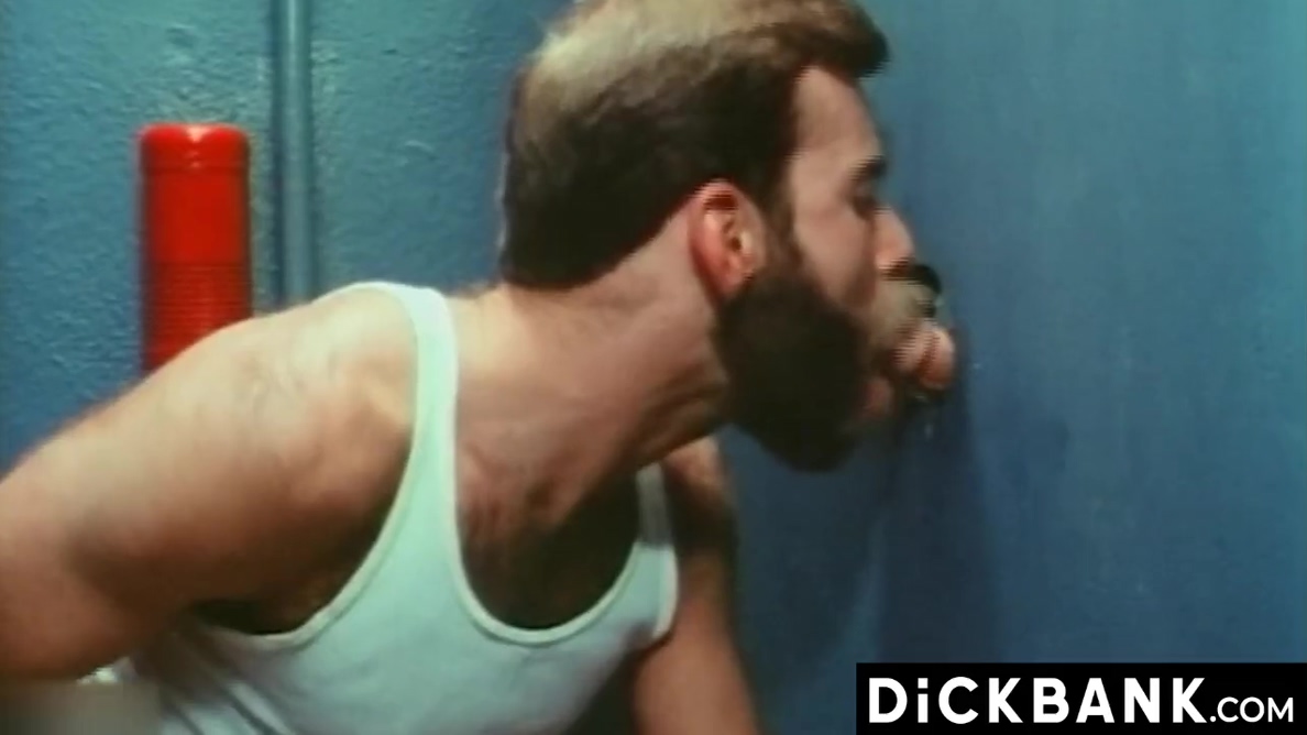 Hunts For Huge Dick With Steve Taylor And Michael Braun