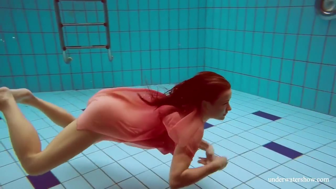 Polish Hot Shaped Deniska Swimming Nude