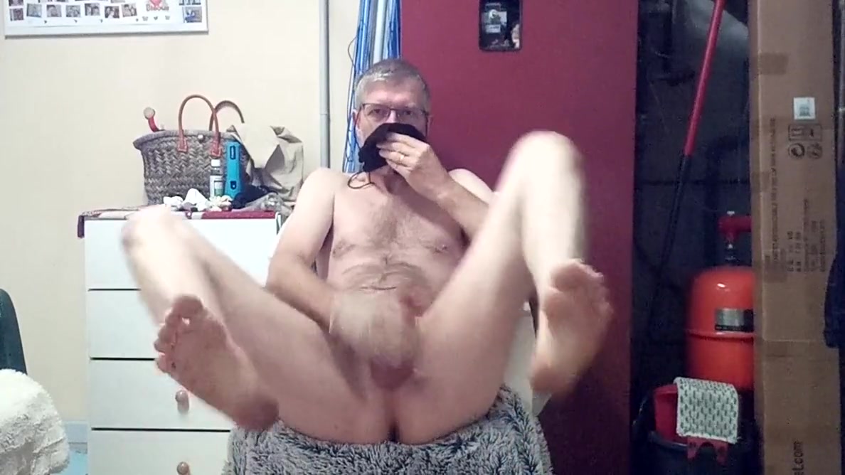 Feet Cum