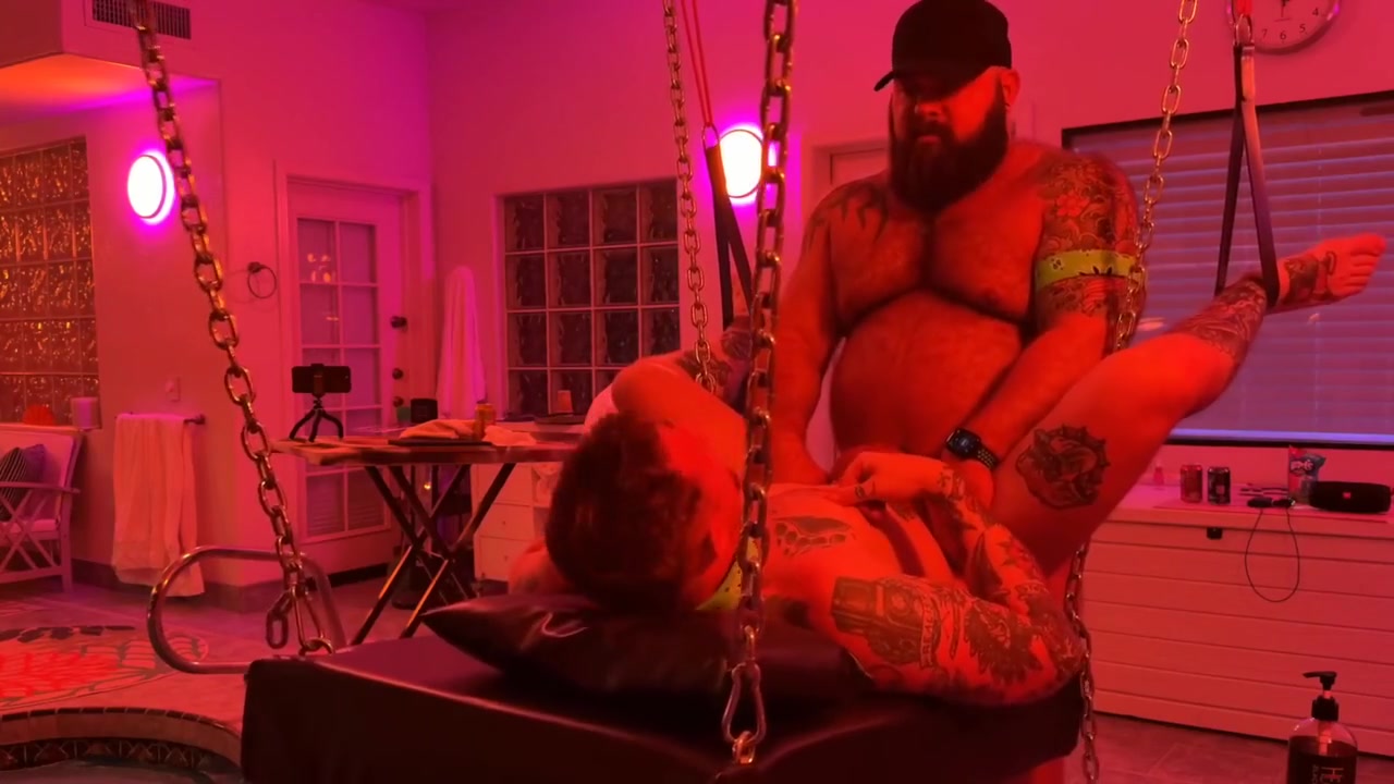 Muscle Bear Sling Fuck - Tyler Griz