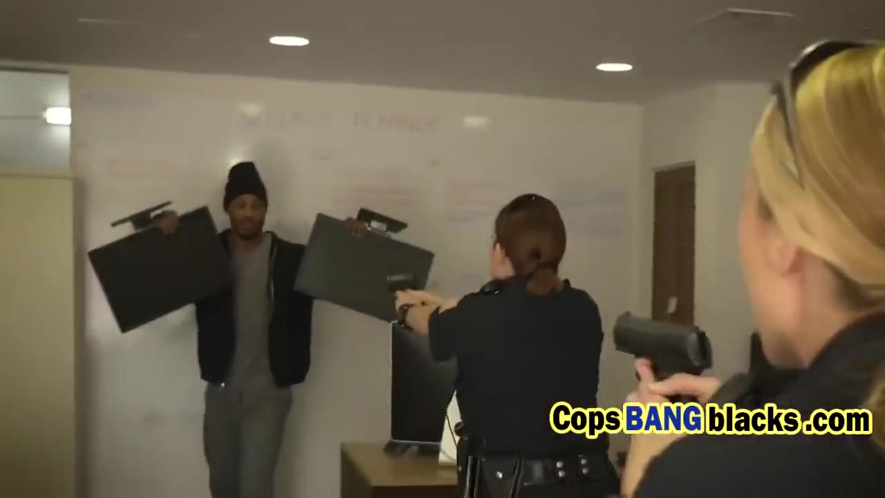 Naughty Cops Now How To Blow Black Cock Outdoors