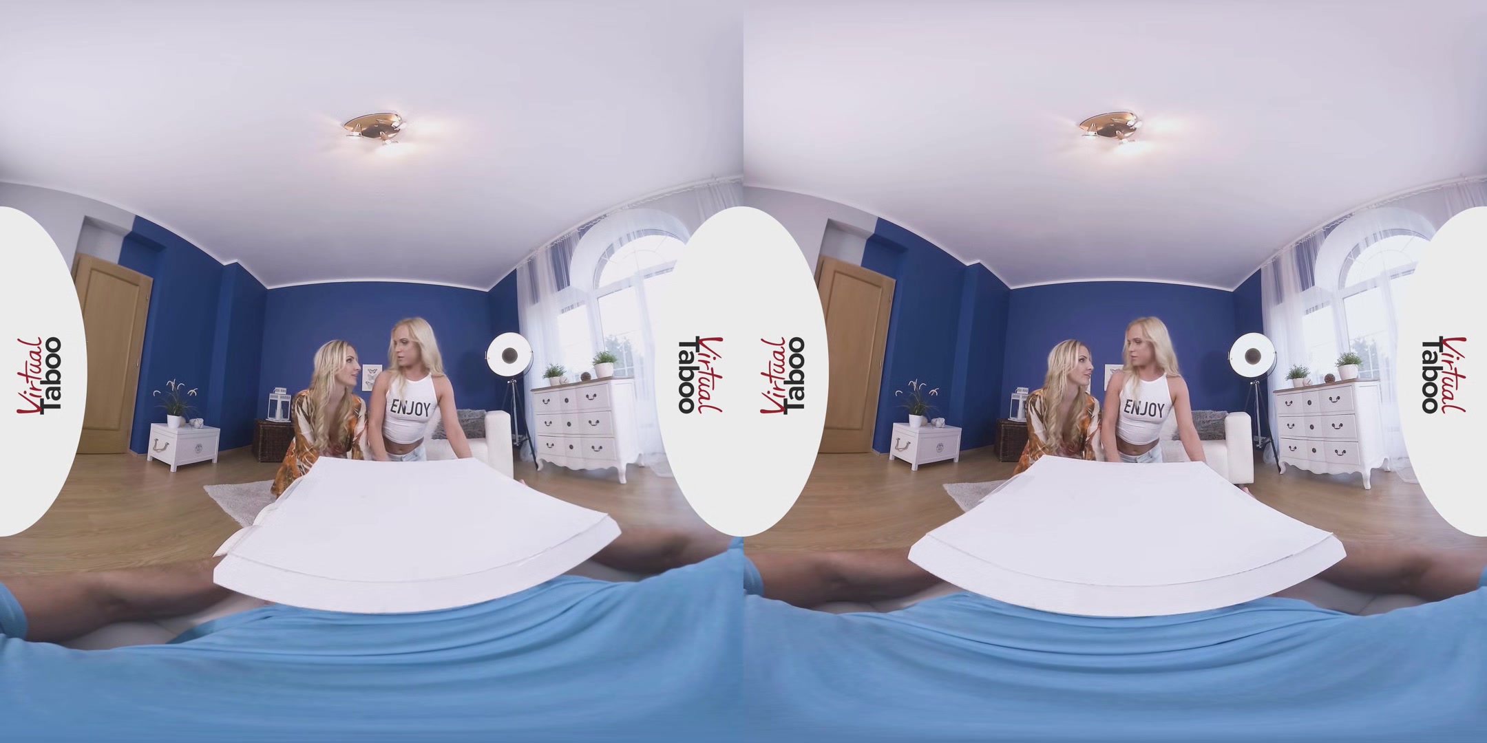 Georgie Lyall, Vinna Reed VR Porn: Cousin Brings Pizza And Dick - VirtualTaboo