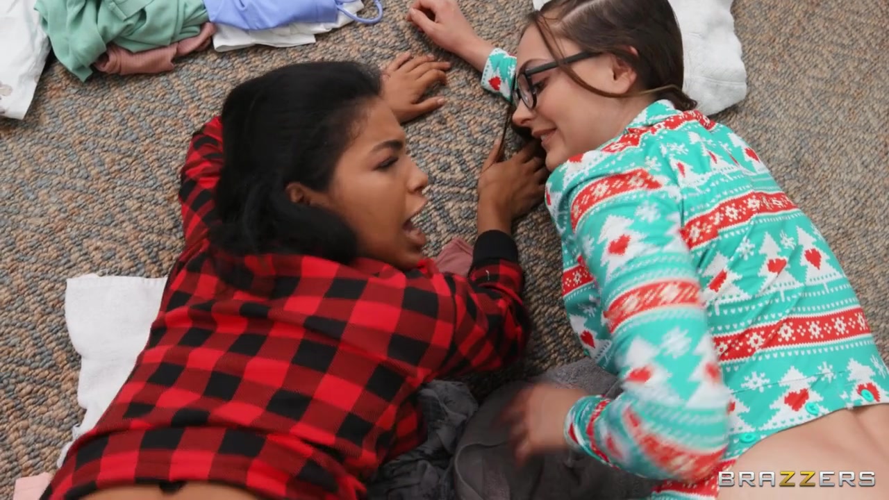 A Present Of Butt Flap Pajamas: 2 Video With Van Wylde, Aften Opal, Maya Farrell - Brazzers