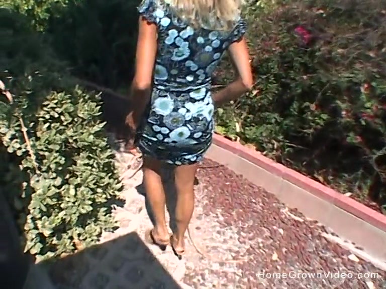 Smoking hot blonde milf gets fucked while on vacation