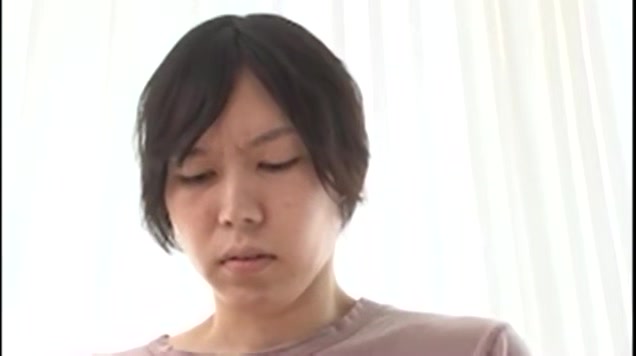 00938,A woman who screams in agony