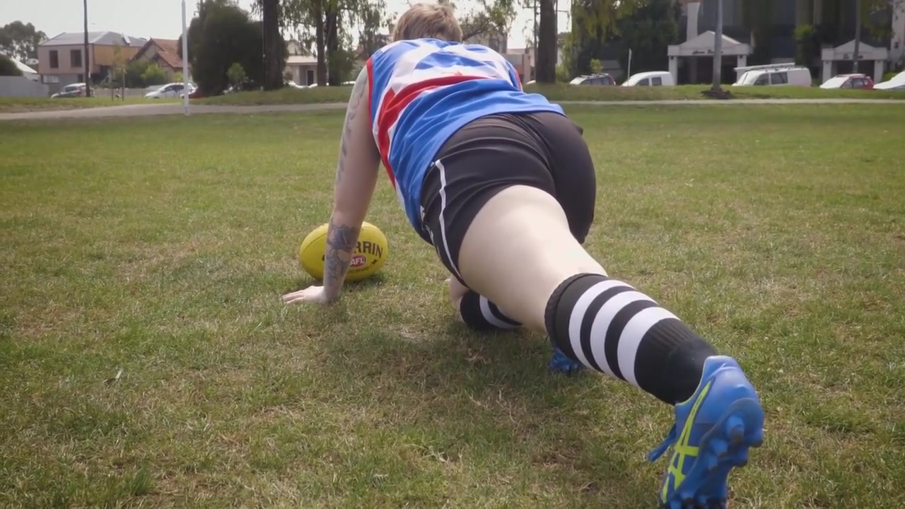 Footy Fever With Ginger Snaps