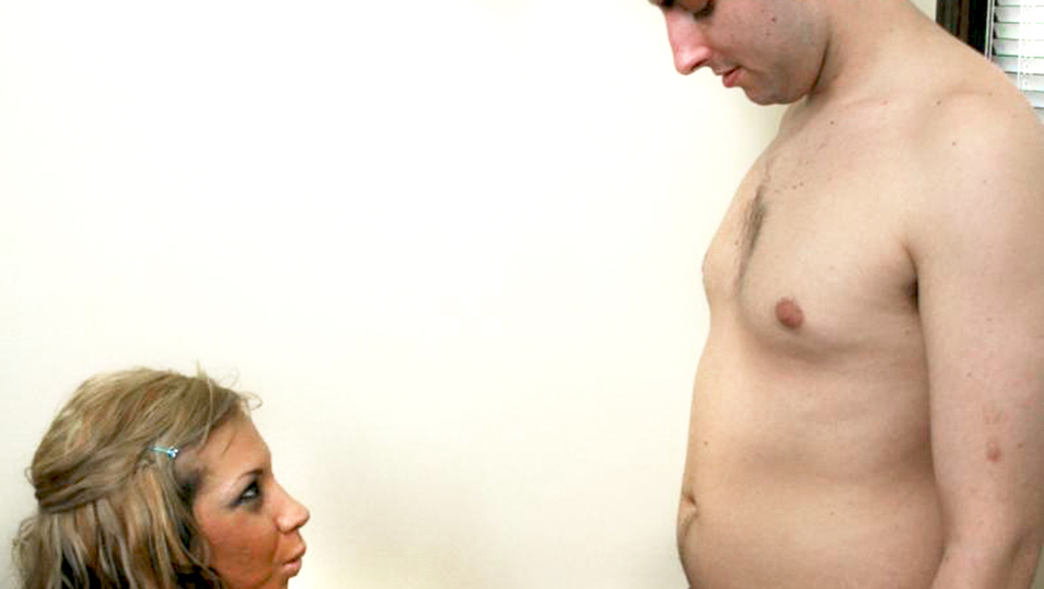 Betty Really Knows How To Find The Big Cock She Craves - RealGfsExposed