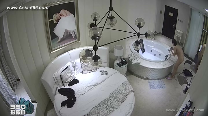 Hackers use the camera to remote monitoring of a lover's home life.264