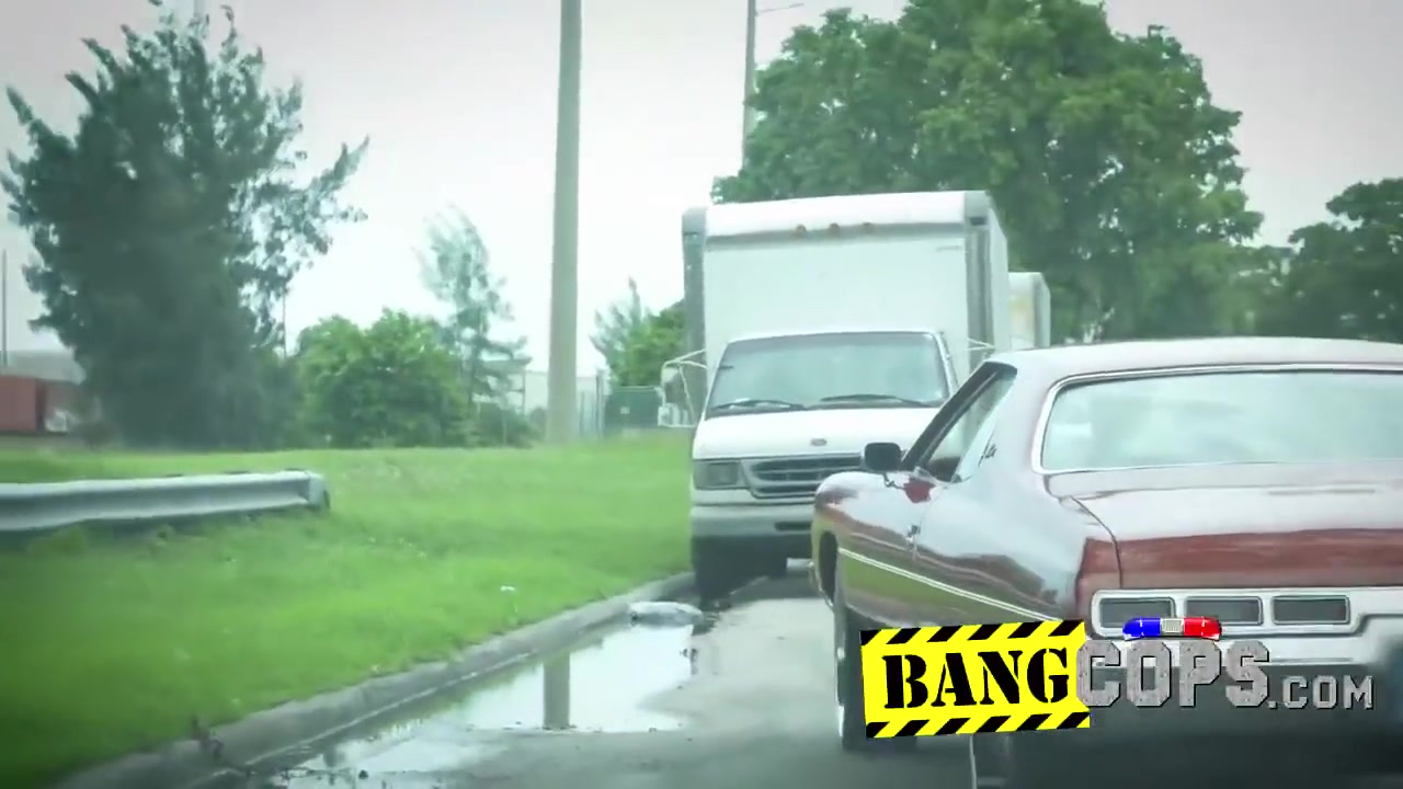 Hot Chase Ends Up In Some Alley Fucking With Horny Offi