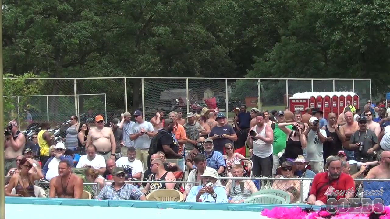2015 Festival Photos And Video From Saturday Shot By Assdragon - SouthBeachCoeds