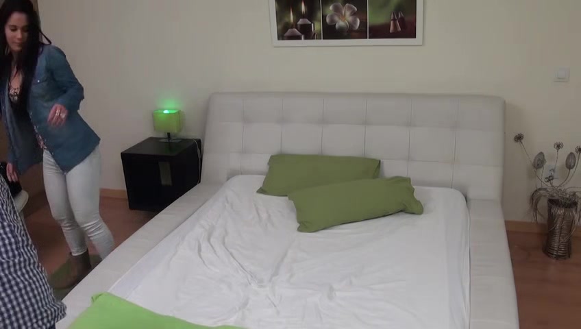 A posh gal from Cordoba wants to be initiated in porn 'cause