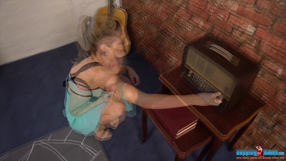 Jayne - Radio Striptease - BoppingBabes