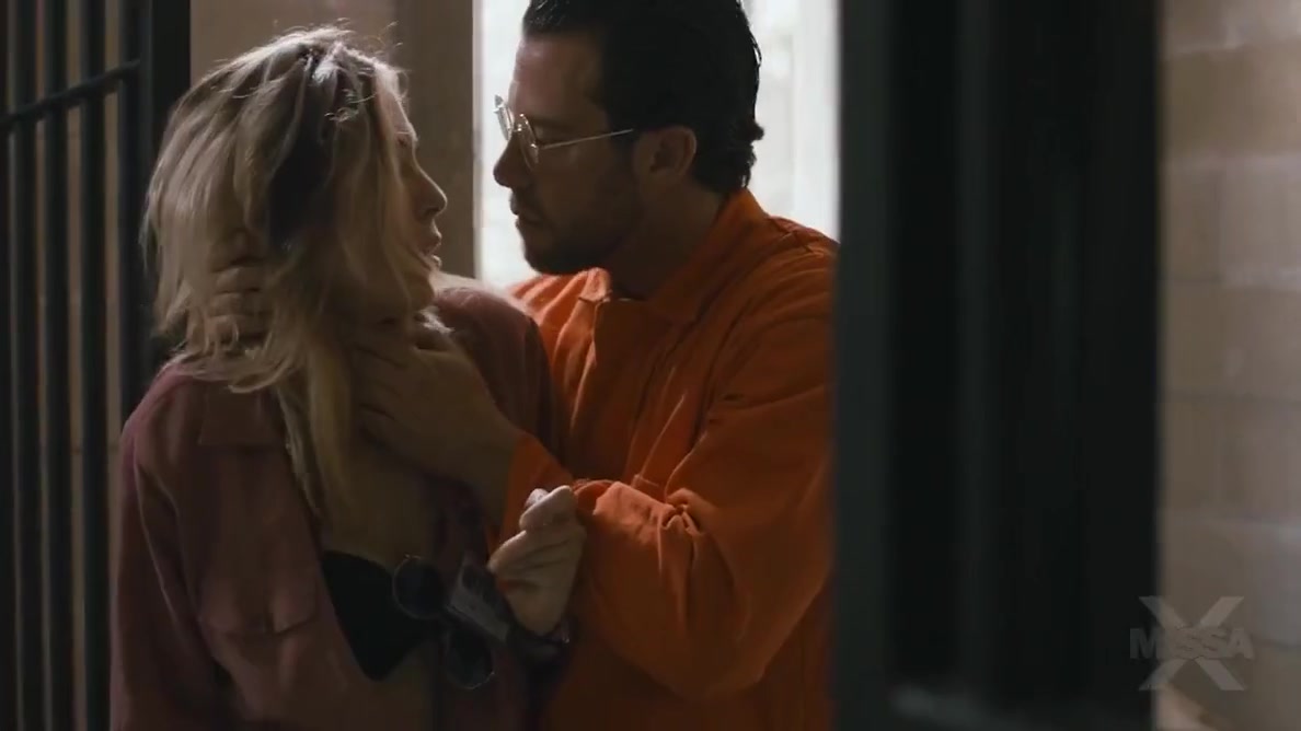Hardcore Sex Between Jailor Lady In The Jail