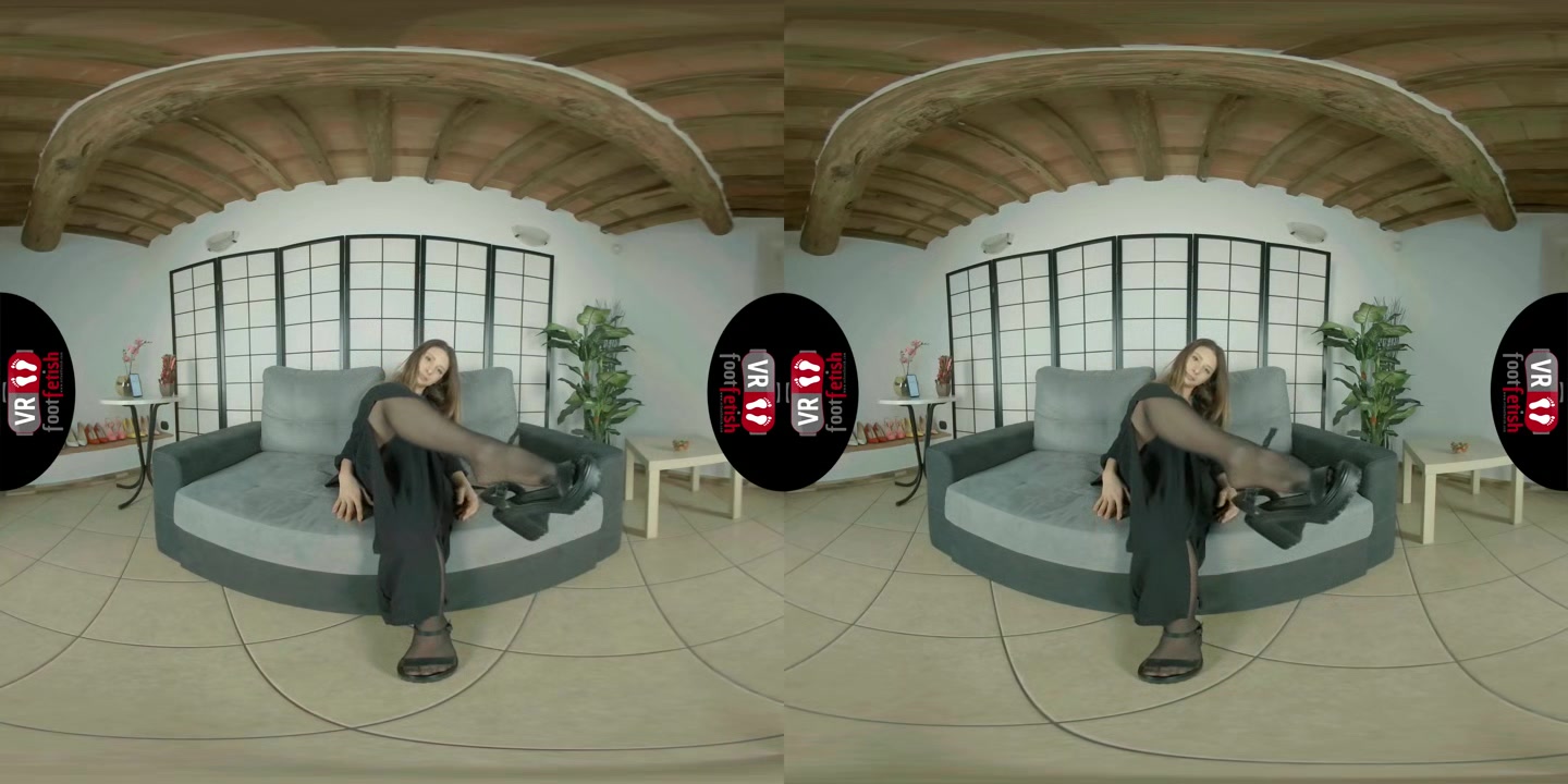 Beautiful babe Violet Loves Eating Strawberries And Massaging Her Sexy Feet In Nylons In VR - VRFootFetish