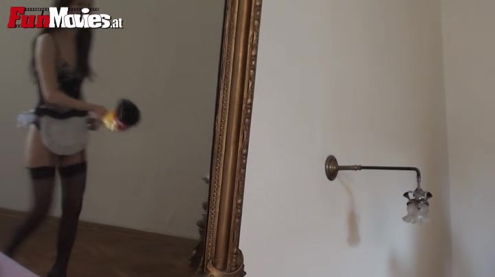 Kinky maid - FunMovies