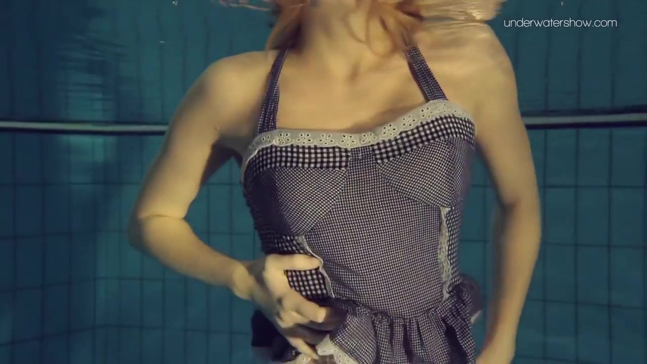 Blue Dressed Duna Bultihalo With Big Tits In The Pool