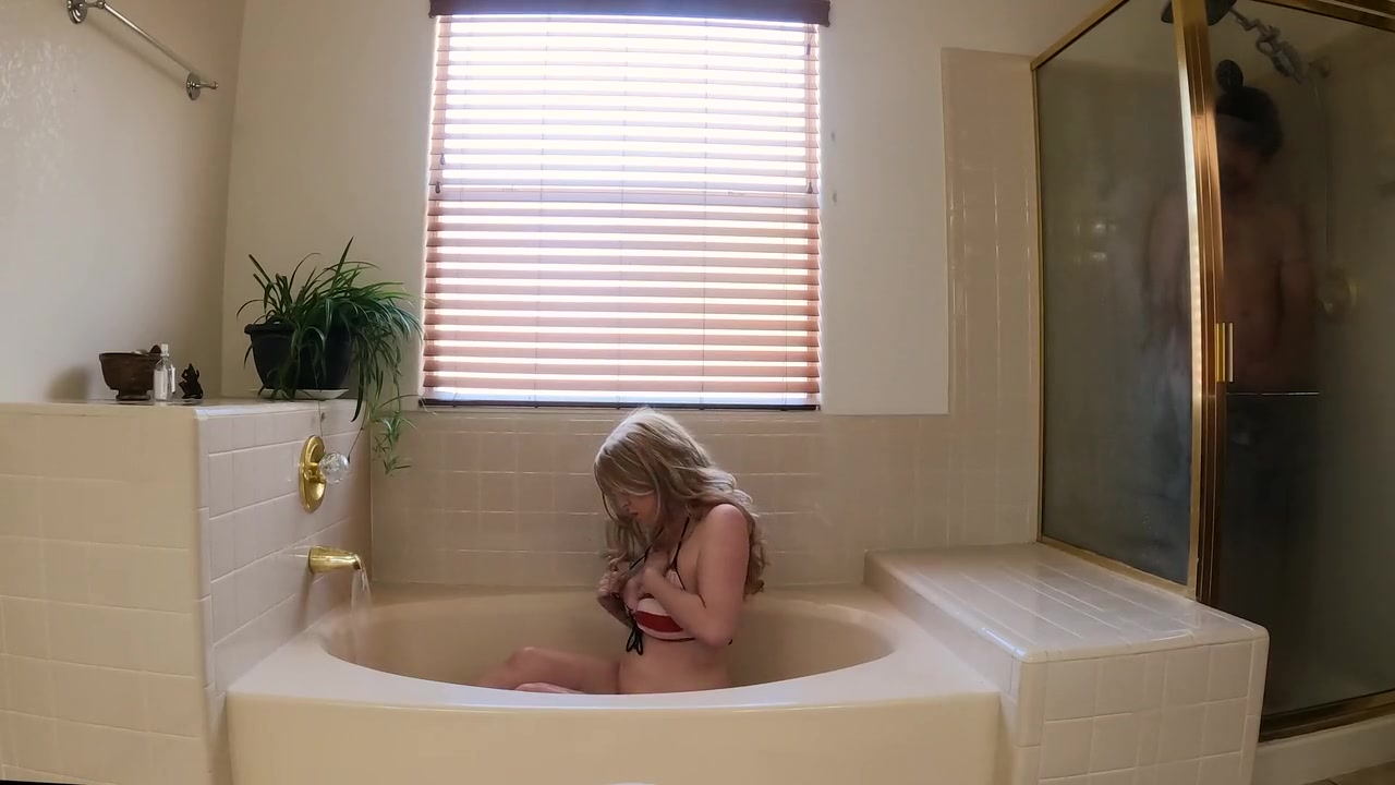Sharing A Bathroom With Stepmom And Masturbating Together Ends In Anal Sex And Creampie