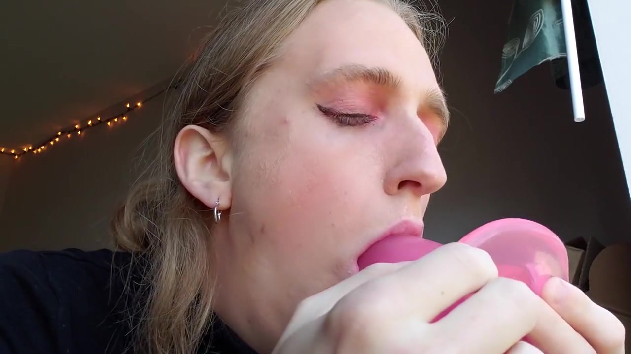 Sloppy Shemale Slut likes her Saliva