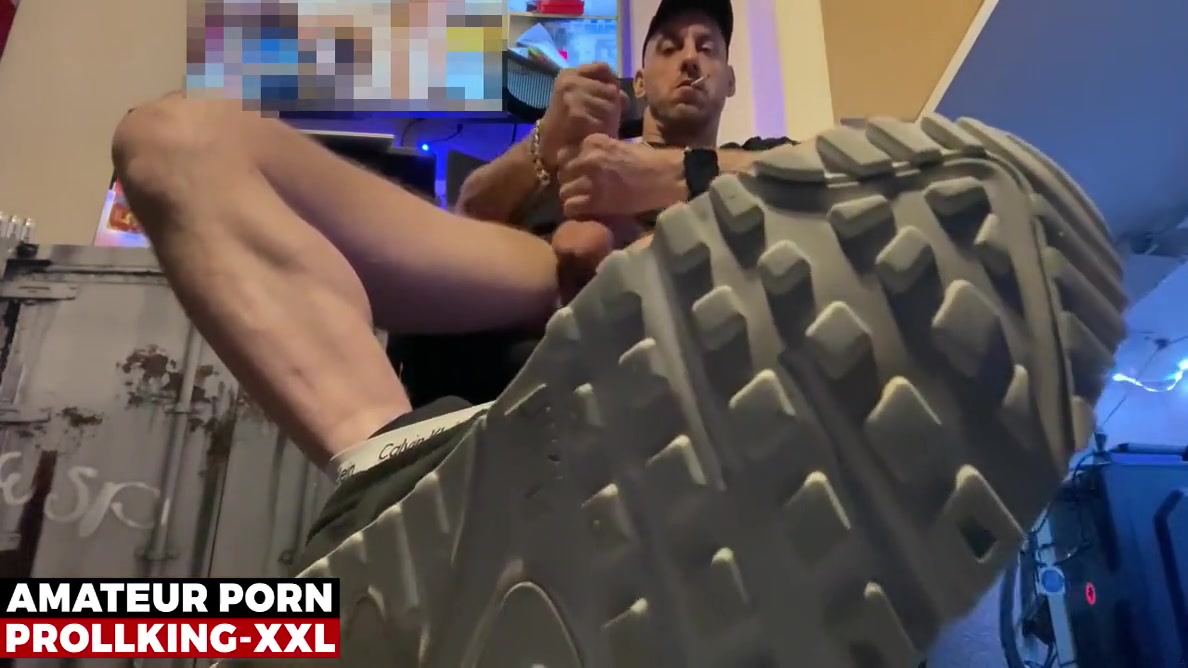 37 - Prollking Xxl - Big Uncut Cock Airmax Player