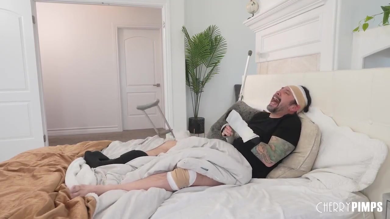 Bianca Bangs And Tommy Pistol In Stepdaddy Fucks Stepdaughter When She Offers To Help Scratch His Itch