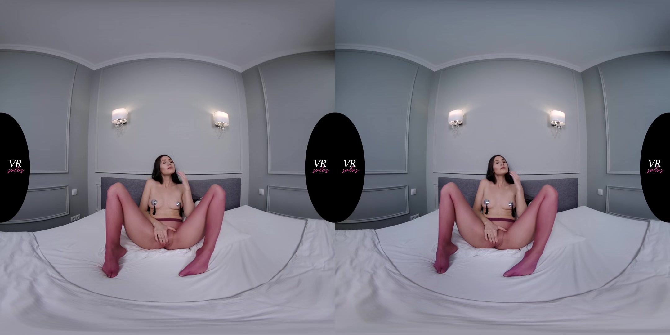 Vanessa’S First Vr Experience - Cute Brunette Solo