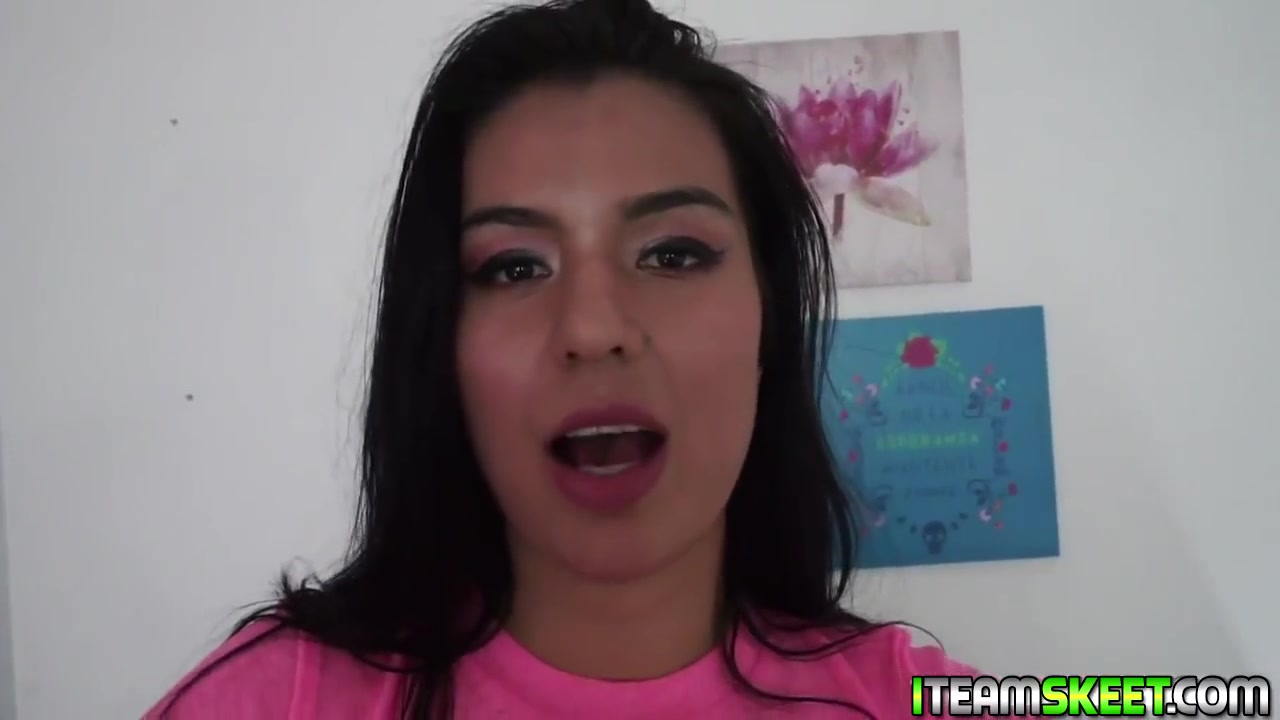 Babe Cassandra Licks The Studs Dong From Balls To Tip
