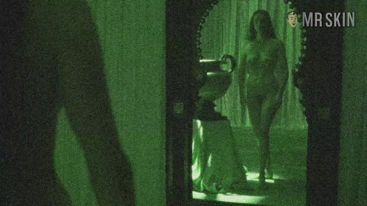 19-Year-Old Liv Tyler and Jamie Lee Curtis' HUGE Boobs - Mr.Skin