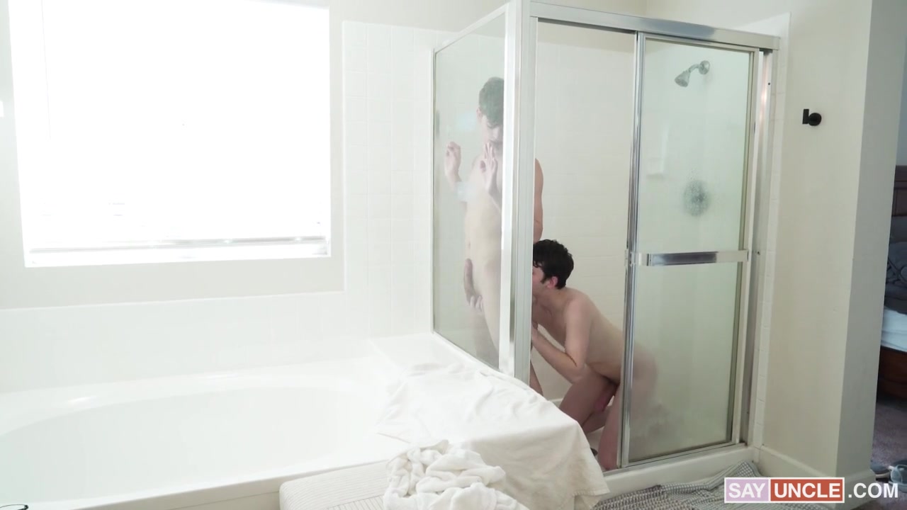 Race To The Shower - FamilyDick