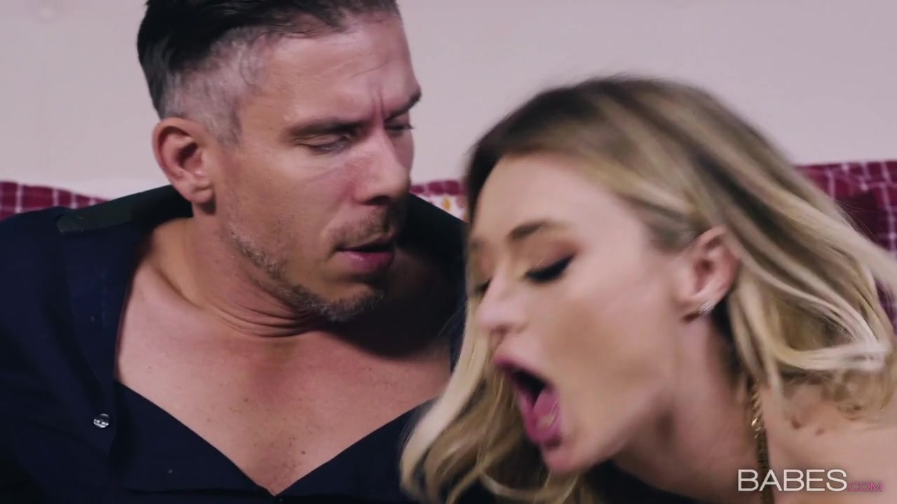 Natalia Starr & Mick Blue in Model Behavior - ElegantAnal
