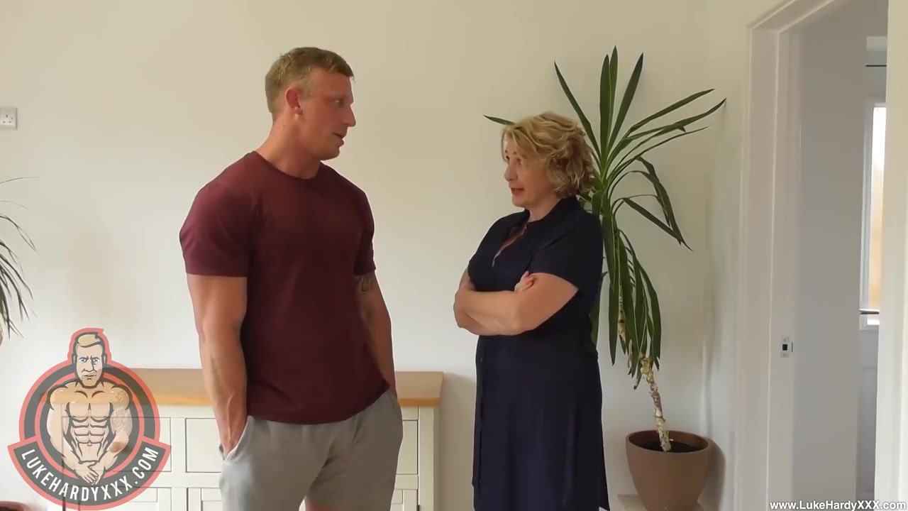 Luke Hardy In Busty Girl Kelly And Step Mum Camilla 3-way