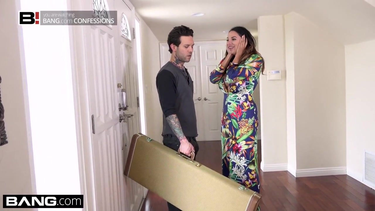 Missy Martinez gets her pussy pounded by her guitar teacher