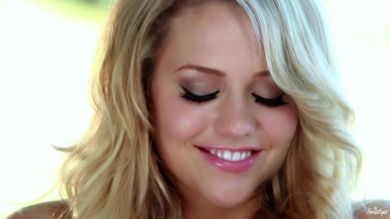 Mia Malkova in Cum Play With Me? - TwistysNetwork