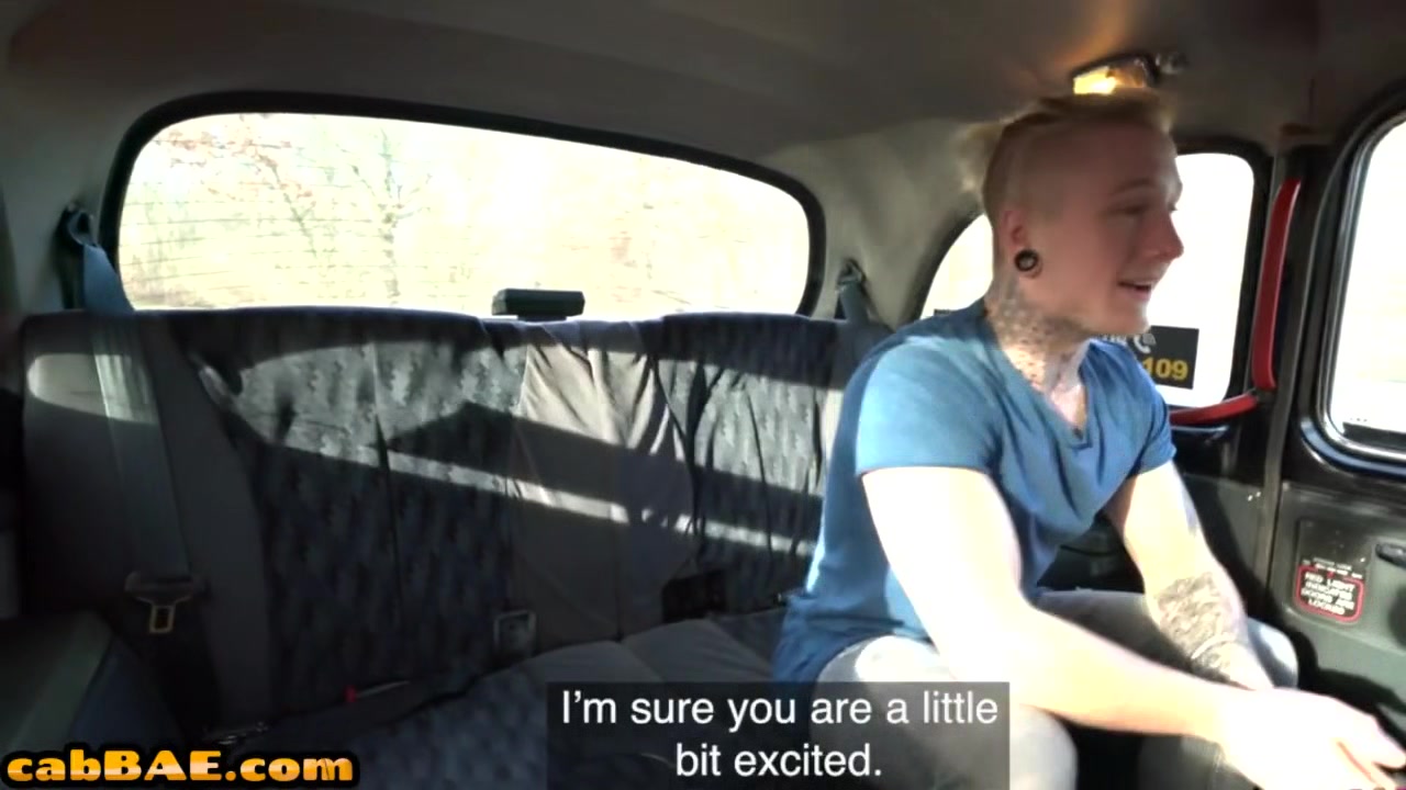 Bigbutt euro cabbie rides her passenger before ***gy sex