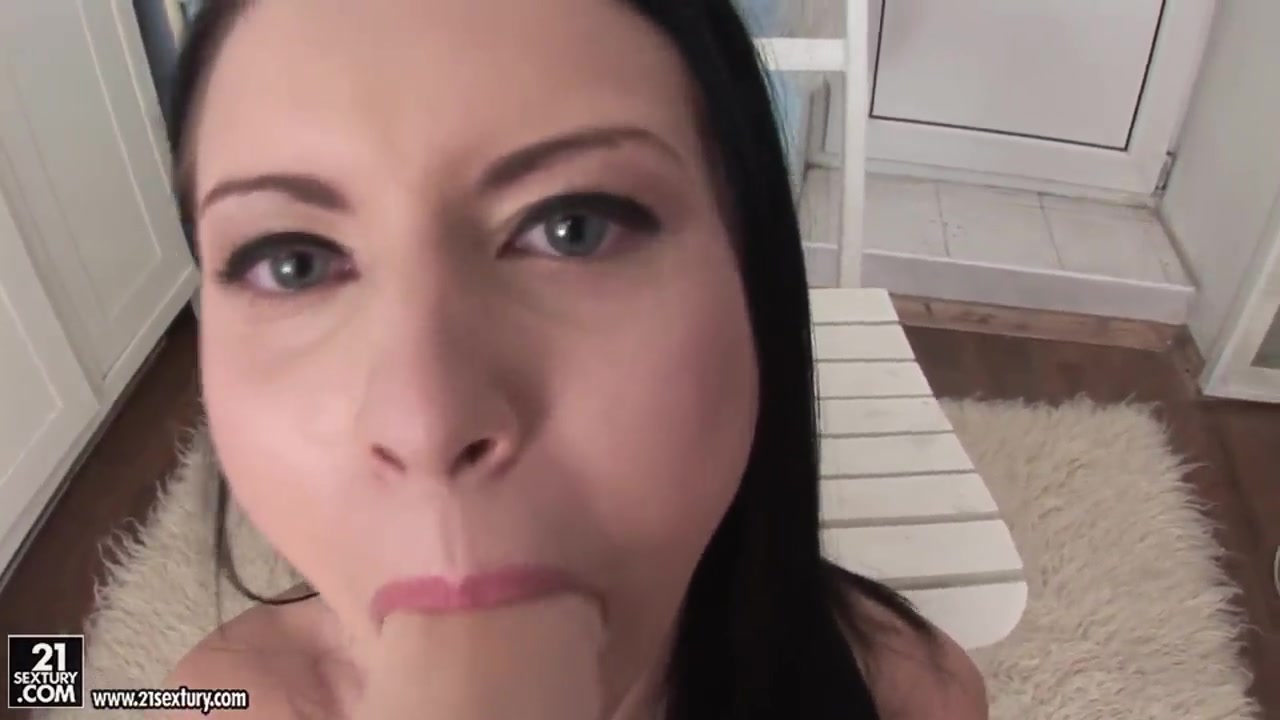Posing video of the beautiful Mya Dark