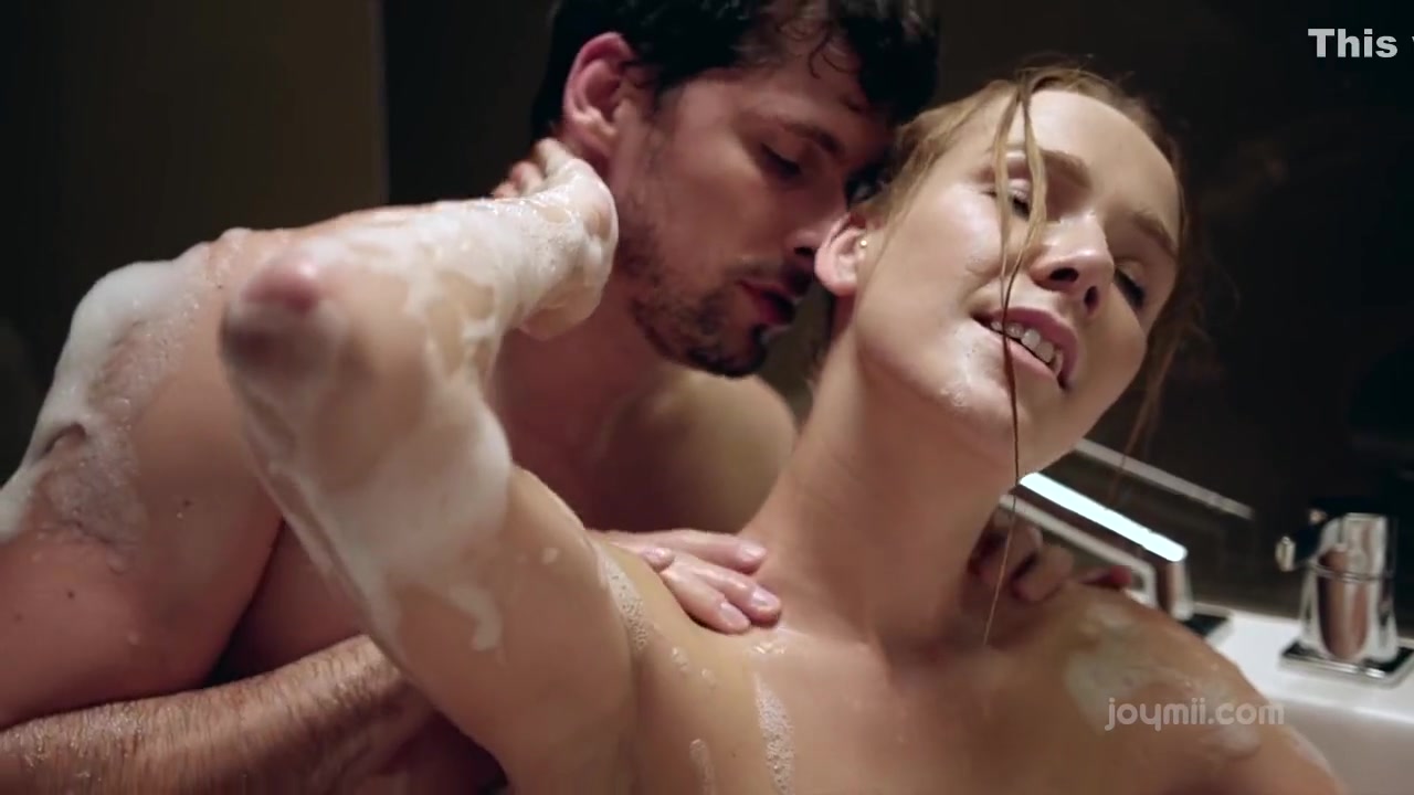 Beautiful Alexis Bubble Bath Sex