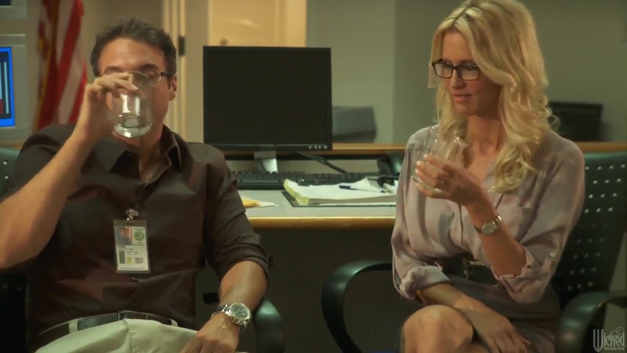 Hot office fuck with blond babe jessica drake
