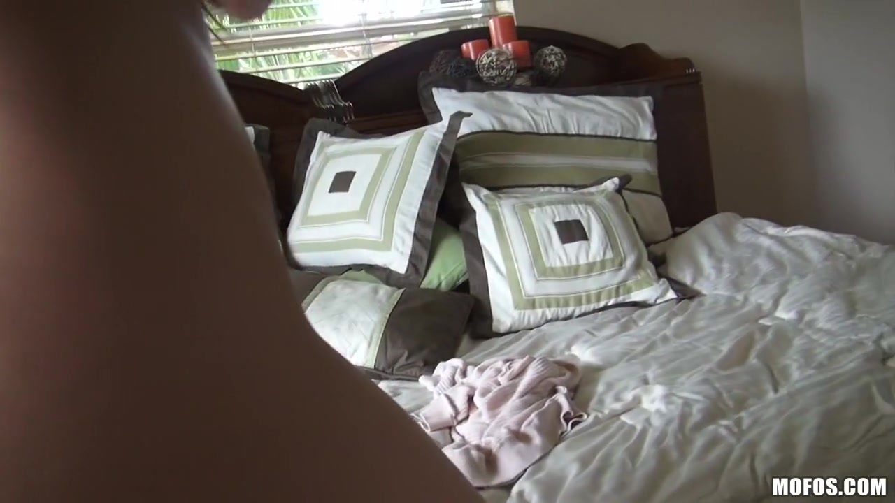 Kelsey Jones - My Roommate Is Such A Wench