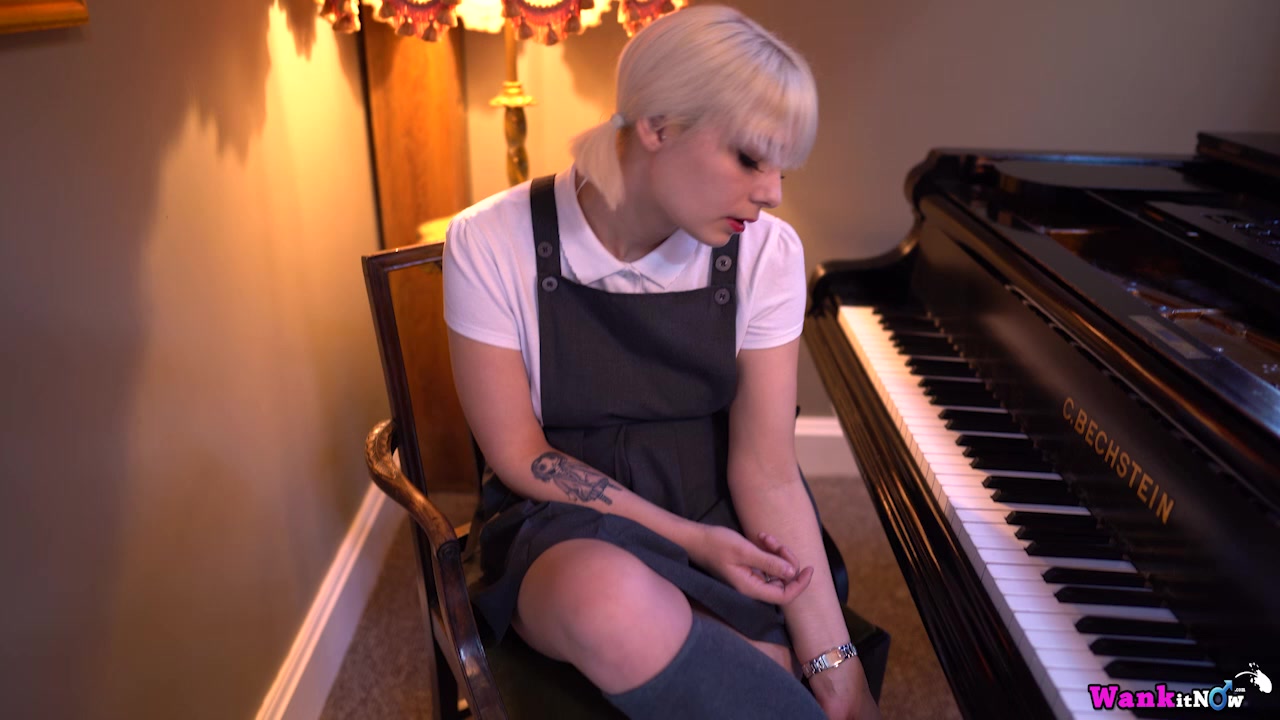 Baby Dolliiy - Pianists Penis - Sexy Videos - WankitNow