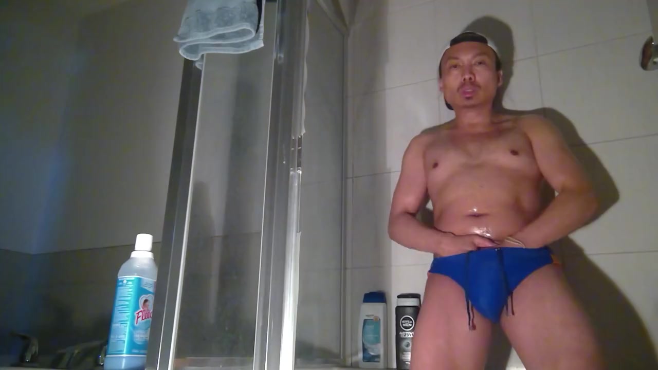 Bastian Kross Blowing Clouds Before Shower