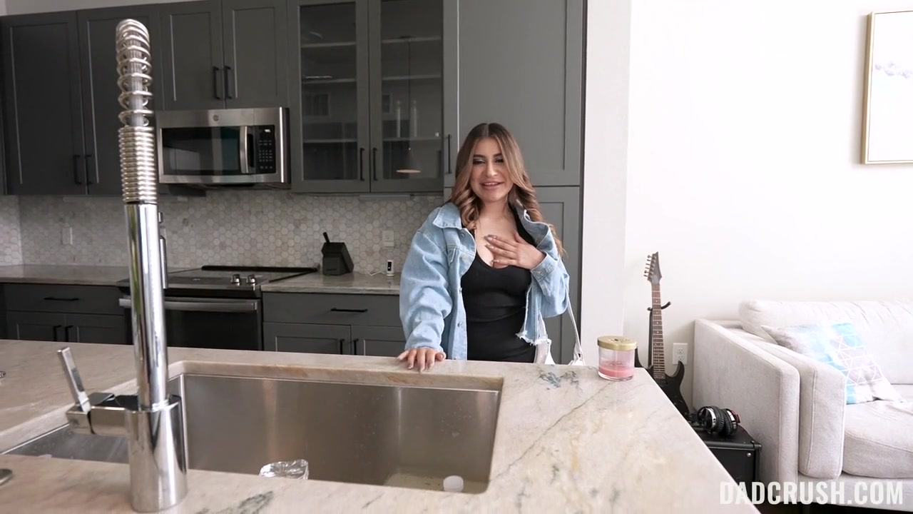 Mila Milkshake & Ike Diezel in Who's My Favorite Girl? - DadCrush