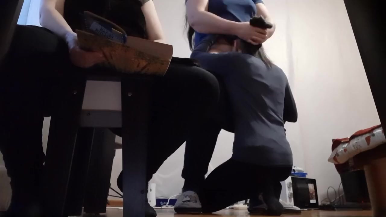 While My Teacher And I Are Preparing To Take The Exam My Girlfriend Gives Me Cunnilingus Risky Sex