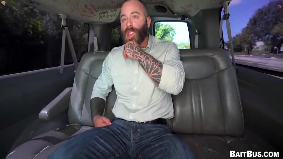 Gay Porn In #80 - Un Paseo En Auto Bastante Particular 32 Min