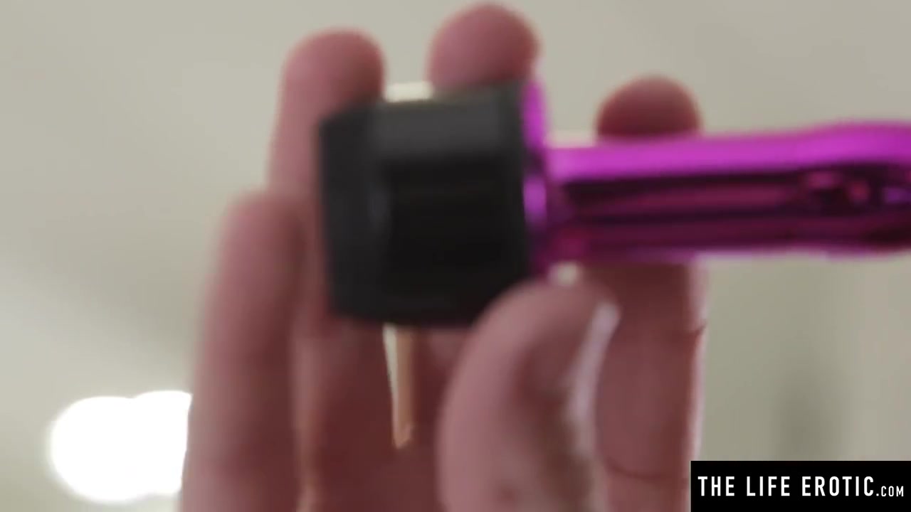 Watch Sexy Favorite Dildo To An Orgasm