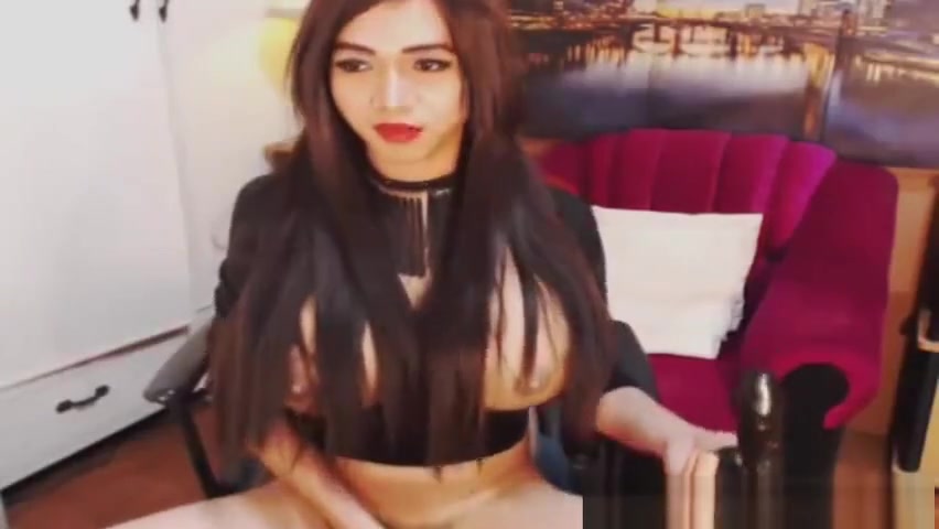 huge wobblers sheboy Plays Her gigantic penis